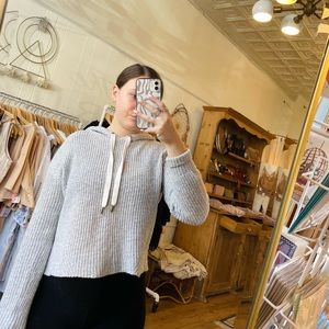 AMERICAN EAGLE SWEATER